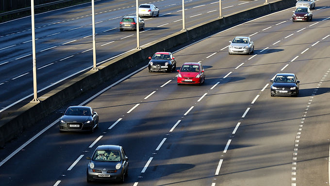 Rishi Sunak prohíbe nuevas autopistas inteligentes
