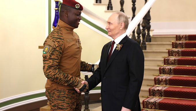 Liz Truss afirma que su revisión de la ayuda exterior puede evitar que el Grupo Wagner de mercenarios de Putin y China "coaccionen" a los países más pobres.