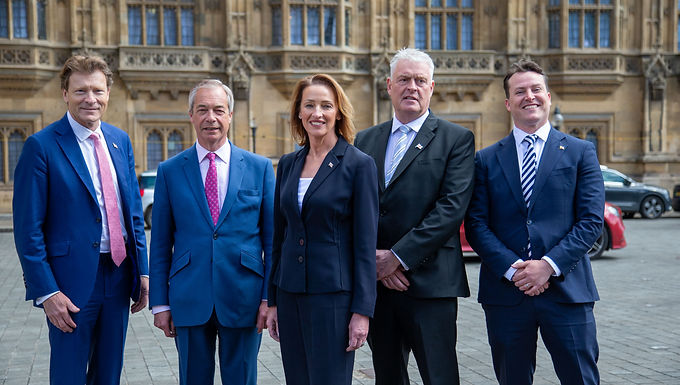 Se advierte a Rishi Sunak MÁS Los conservadores están listos para cambiarse a Reform UK después de que Lee Anderson lanza una bomba al convertirse en el primer diputado del partido, ya que la encuesta muestra que el equipo de Nigel Farage tiene su mayor apoyo histórico... con una quinta parte de los votantes conservadores de 2019 respaldándolos.