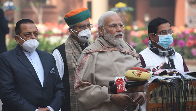 Liz Truss insta a estrechar los lazos de defensa entre India y el Reino Unido mientras intenta alejar al gobierno de Modi de la influencia rusa y aumentar el apoyo a las sanciones de Ucrania, después de que el ministro del gabinete dice que Nueva Delhi debe dejar de 'sentarse en la cerca' sobre la guerra.