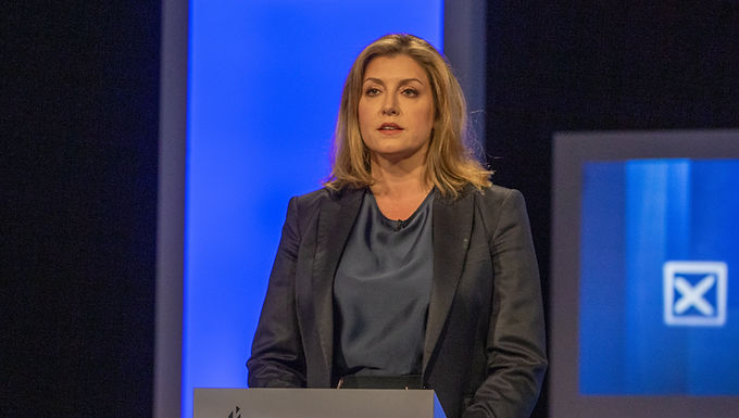 Liz Truss ganaría el liderazgo sobre Rishi Sunak y Penny Mordaunt si lograra pasar a la votación cara a cara, sugiere una encuesta