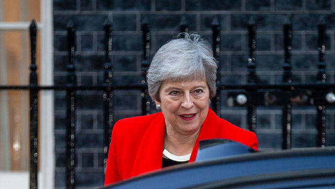 Theresa May liderará hoy otra rebelión conservadora contra el proyecto de ley sobre inmigrantes del Canal mientras Rishi Sunak se apresura a aprobar nuevas leyes de asilo antes de las vacaciones de verano de los parlamentarios.