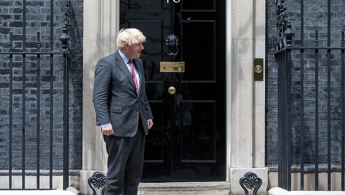La ex enfermera que ahora es la mujer más poderosa en el No. 10: Boris Johnson contrata a su primer 'director de operaciones' mientras lucha para apuntalar a su equipo en las consecuencias de Partygate