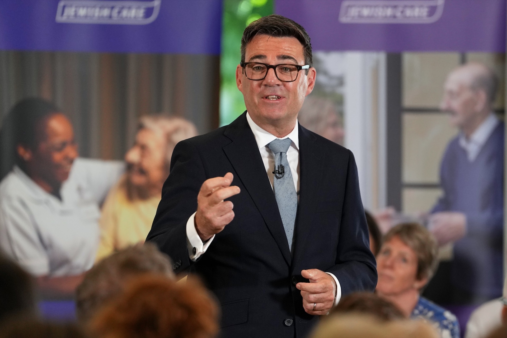 Seguridad Nacional `no puede venir a expensas de la seguridad social ́ - Andy Burnham